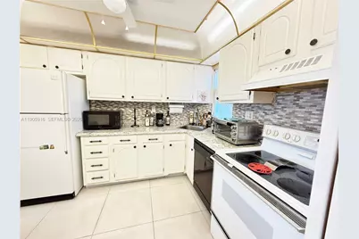 8900 Washington Blvd #409, Pembroke Pines, FL 33025 - Photo 9