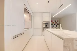 300 Biscayne Blvd Way, Miami, FL 33131 - Photo 9