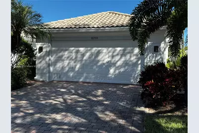8269 Saint Johns Ct, Wellington, FL 33414 - Photo 3