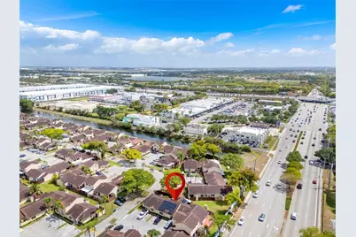 17026 NW 66th Ct, Hialeah, FL 33015 - Photo 13
