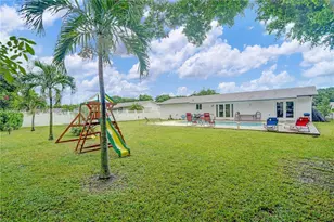 17000 NW 18th Ave, Miami Gardens, FL 33056 - Photo 23