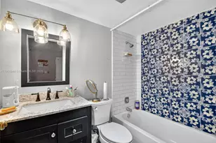 300 S Village Green Cir S, Palm Springs, FL 33461 - Photo 21