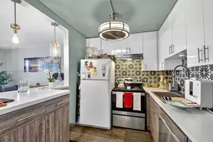 300 S Village Green Cir S, Palm Springs, FL 33461 - Photo 9