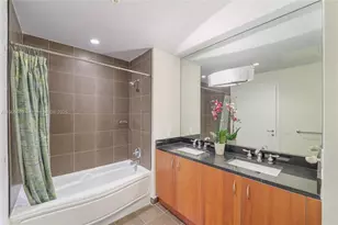 300 S Biscayne Blvd, Miami, FL 33131 - Photo 17