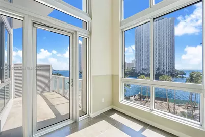 300 S Biscayne Blvd #L-414, Miami, FL 33131 - Photo 7