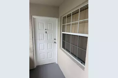2831 N Oakland Forest Dr #201, Oakland Park, FL 33309 - Photo 1