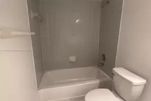 2831 N Oakland Forest Dr, Oakland Park, FL 33309 - Photo 19