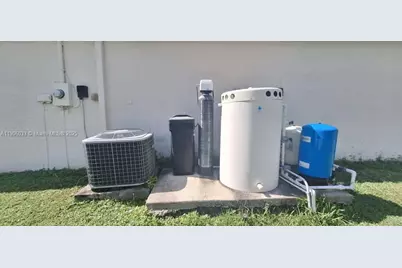 743 Grant Blvd, Other City - In The State Of Florida, FL 33974 - Photo 3