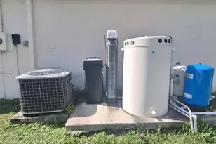 743 Grant Blvd, Other City - In The State Of Florida, FL 33974 - Photo 3