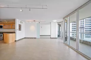 21205 NE 37th Ave, Aventura, FL 33180 - Photo 11