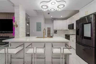 4028 NW 23rd Ct, Miami, FL 33142 - Photo 13