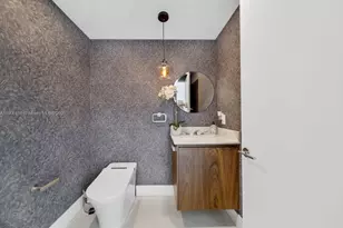 200 Biscayne Blvd Way, Miami, FL 33131 - Photo 9