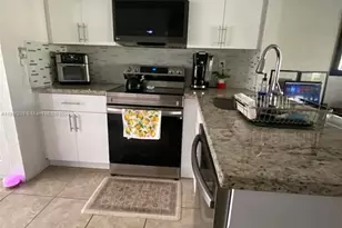 1905 San Remo Cir, Homestead, FL 33035 - Photo 7