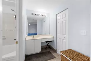 527 NW 208th Dr, Pembroke Pines, FL 33029 - Photo 23