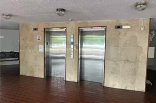 9682 Fontainebleau Blvd, Miami, FL 33172 - Photo 13