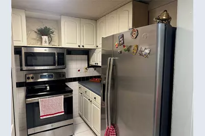 9682 Fontainebleau Blvd #114, Miami, FL 33172 - Photo 3