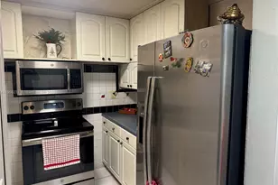 9682 Fontainebleau Blvd, Miami, FL 33172 - Photo 3