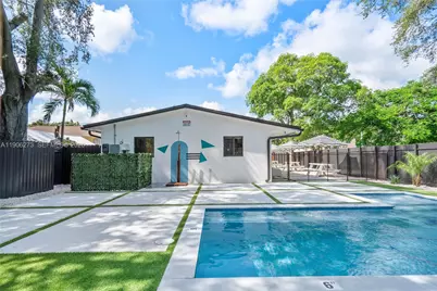 256 NW 57th St, Miami, FL 33127 - Photo 23