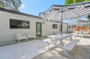 256 NW 57th St, Miami, FL 33127 - Photo 17