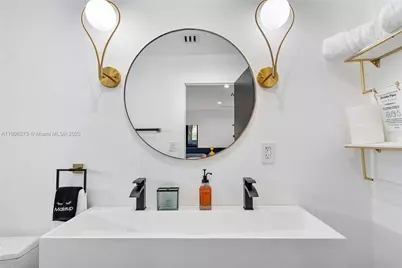 256 NW 57th St, Miami, FL 33127 - Photo 35