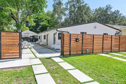 256 NW 57th St, Miami, FL 33127 - Photo 15