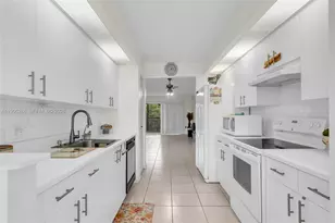 801 SW 138th Ave, Pembroke Pines, FL 33027 - Photo 3