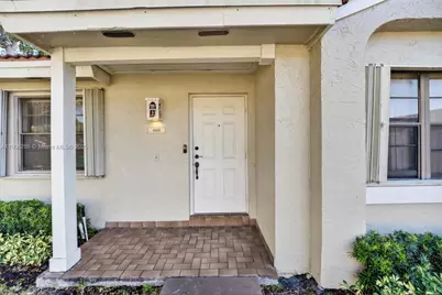 6018 NW 172nd Terr Cir, Hialeah, FL 33015 - Photo 3