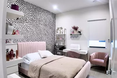 8002 NW 43rd St, Doral, FL 33166 - Photo 9