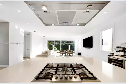 7541 NW 97th Ct, Doral, FL 33178 - Photo 15