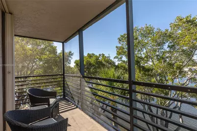 1100 Colony Point Cir #414, Pembroke Pines, FL 33026 - Photo 35