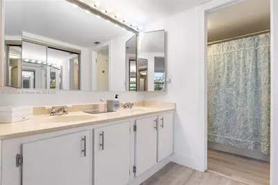 1100 Colony Point Cir #414, Pembroke Pines, FL 33026 - Photo 31