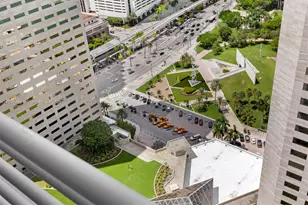 335 S Biscayne Blvd, Miami, FL 33131 - Photo 17