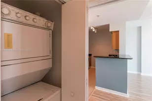 335 S Biscayne Blvd, Miami, FL 33131 - Photo 9