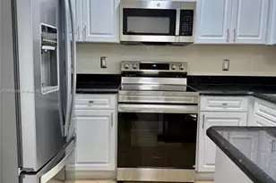 2665 NE 4th St, Homestead, FL 33033 - Photo 11