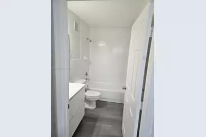 6752 NW 182nd St #101, Hialeah, FL 33015 - Photo 17