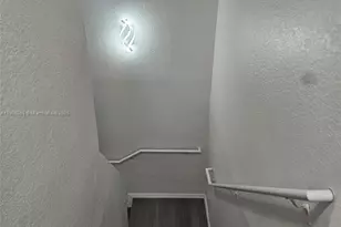 6752 NW 182nd St, Hialeah, FL 33015 - Photo 23