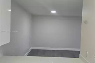 6752 NW 182nd St, Hialeah, FL 33015 - Photo 7