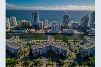 800 Parkview Dr #302, Hallandale Beach, FL 33009 - Photo 17