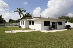 295 NE 150th St, Miami, FL 33161 - Photo 9