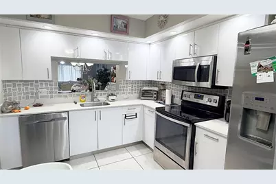 571 SW 142nd Ave #310, Pembroke Pines, FL 33027 - Photo 9