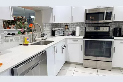 571 SW 142nd Ave #310, Pembroke Pines, FL 33027 - Photo 7