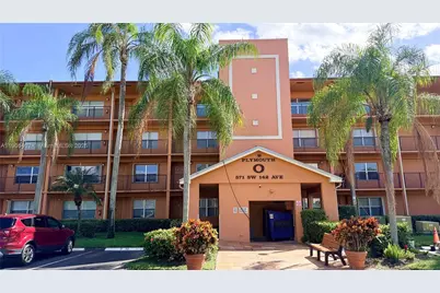 571 SW 142nd Ave #310, Pembroke Pines, FL 33027 - Photo 3