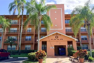 571 SW 142nd Ave, Pembroke Pines, FL 33027 - Photo 3