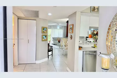 571 SW 142nd Ave #310, Pembroke Pines, FL 33027 - Photo 5