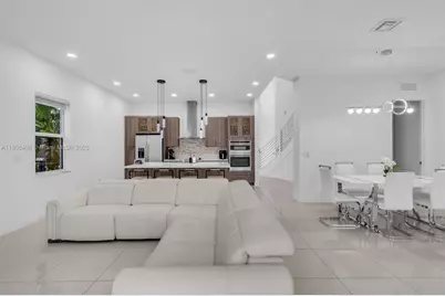 15540 NW 88th Ave, Miami Lakes, FL 33018 - Photo 5