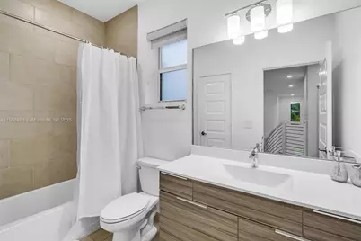15540 NW 88th Ave, Miami Lakes, FL 33018 - Photo 29
