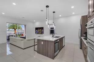 15540 NW 88th Ave, Miami Lakes, FL 33018 - Photo 7