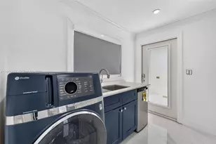 717 SE 2nd St, Deerfield Beach, FL 33441 - Photo 13