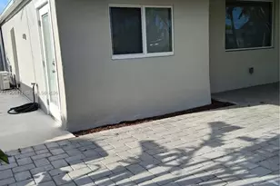 717 SE 2nd St, Deerfield Beach, FL 33441 - Photo 3