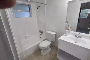 8704 NW 35th St, Coral Springs, FL 33065 - Photo 9